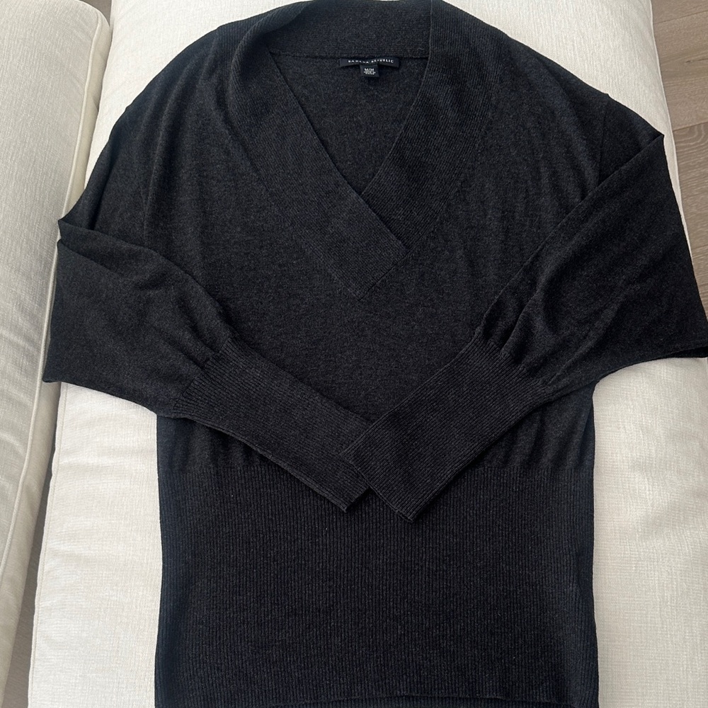 Banana Republic V-Neck Knit Sweater - Charcoal Grey - Size M